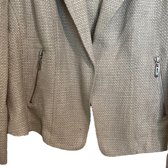 Chicos Tan Zipper Pocket Blazer size 1 Workwear Chic - Picture 5 of 10